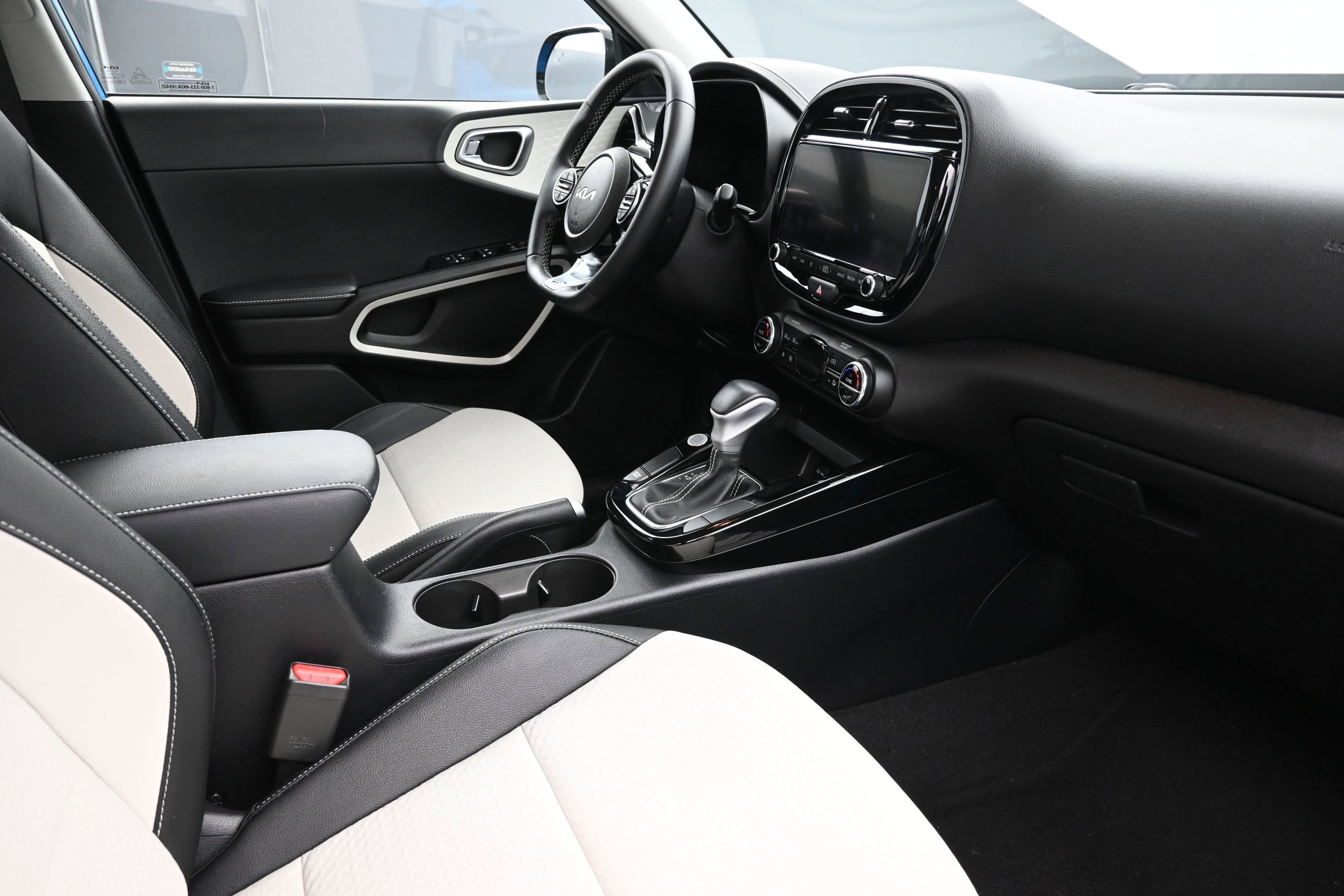 Used 2024 Kia Soul GT-Line FWD image 26