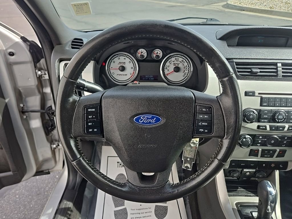 Used 2009 Ford Focus SEL image 17