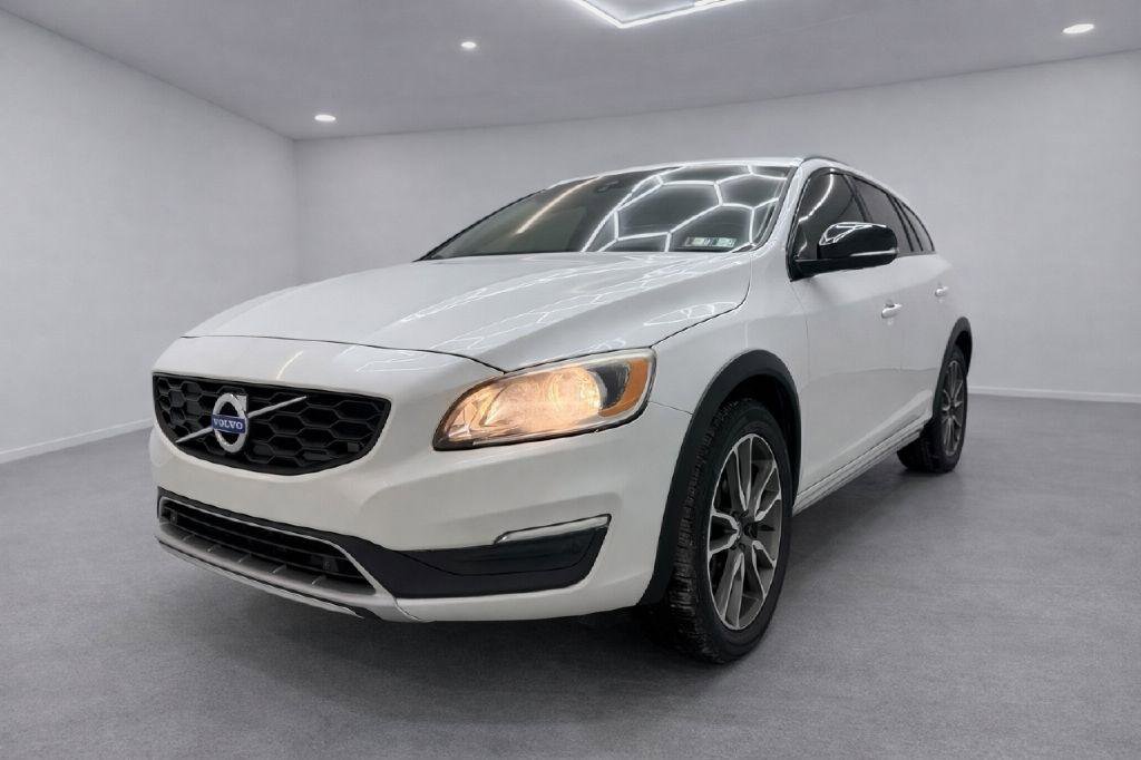 Used 2017 Volvo V60 T5 Cross Country w/ Convenience Package AWD/4WD image 7