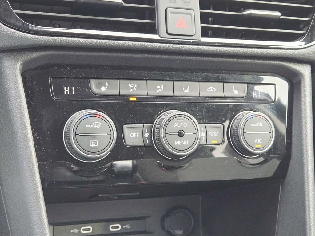 Used 2024 Volkswagen Taos SE image 26