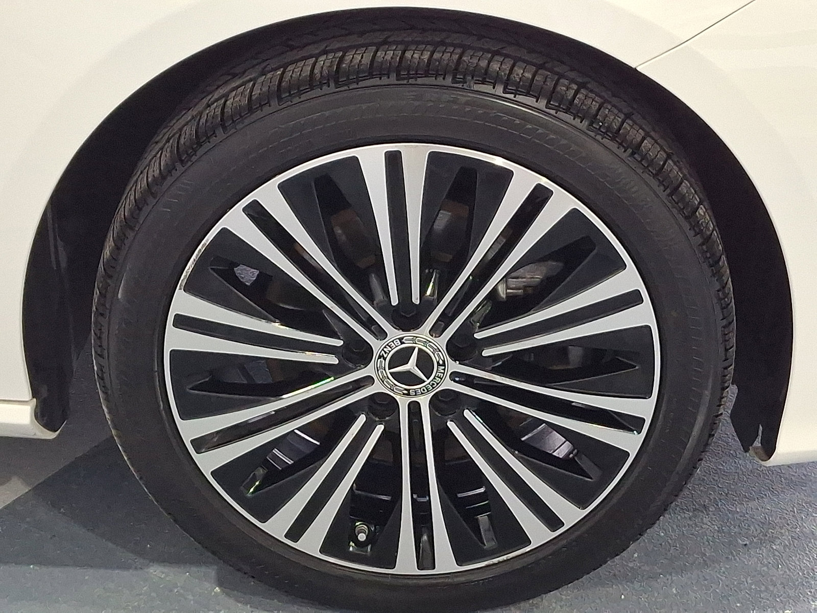 Used 2023 Mercedes-Benz CLA 250 4MATIC image 7