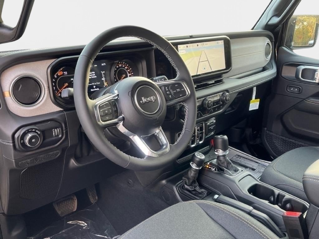 New 2025 Jeep Wrangler Unlimited Sahara w/ Safety Group AWD/4WD image 13