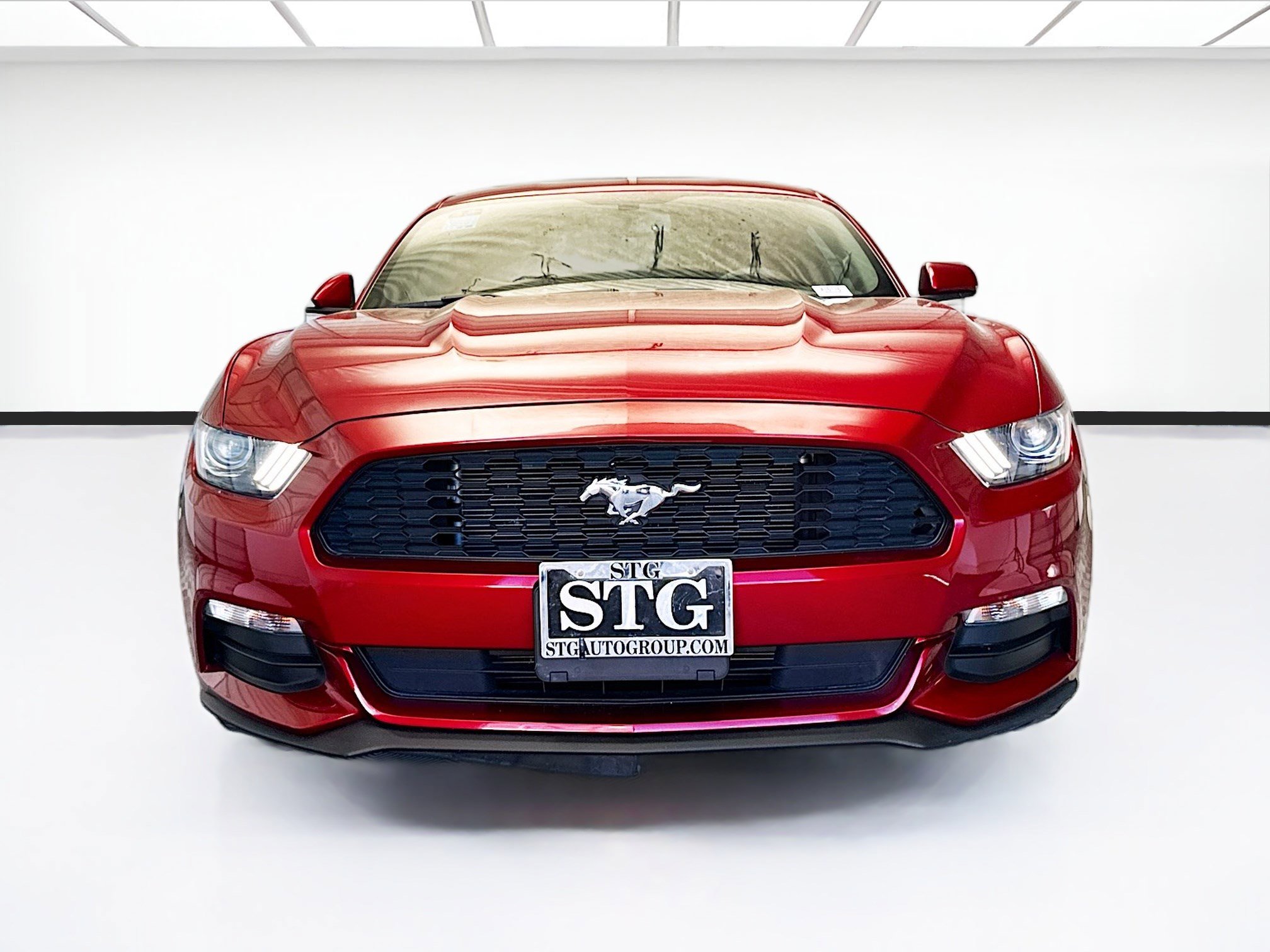 Used 2017 Ford Mustang Coupe image 2