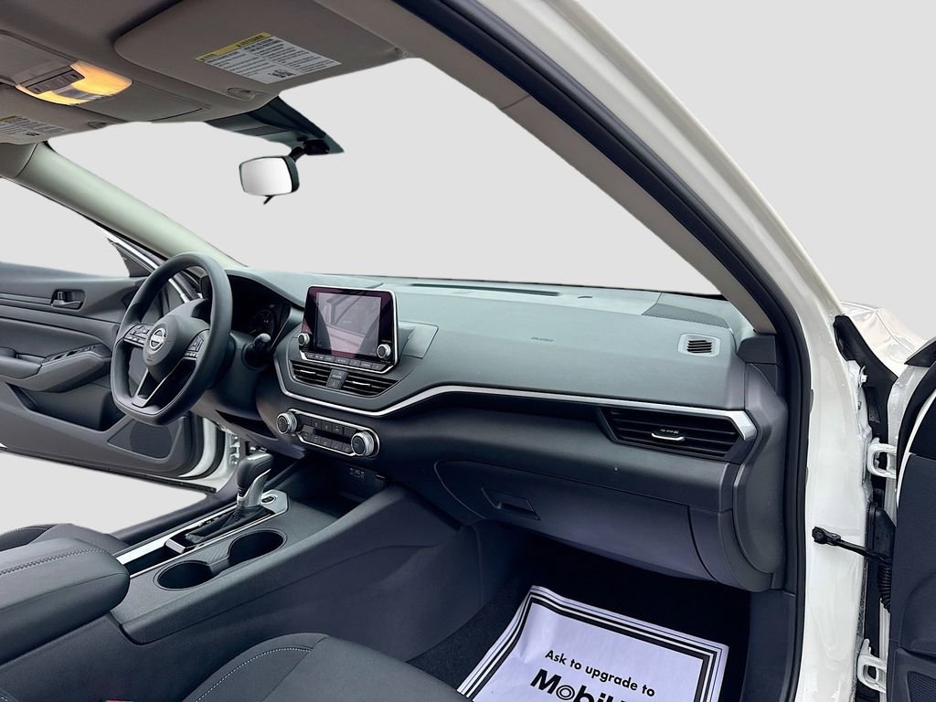 Used 2025 Nissan Altima 2.5 S image 24