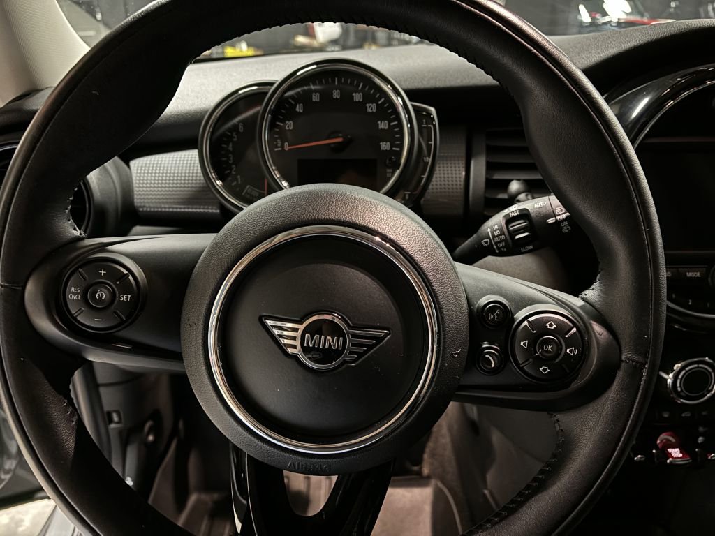 Used 2019 MINI Cooper 2-Door Hardtop w/ Storage Package image 49