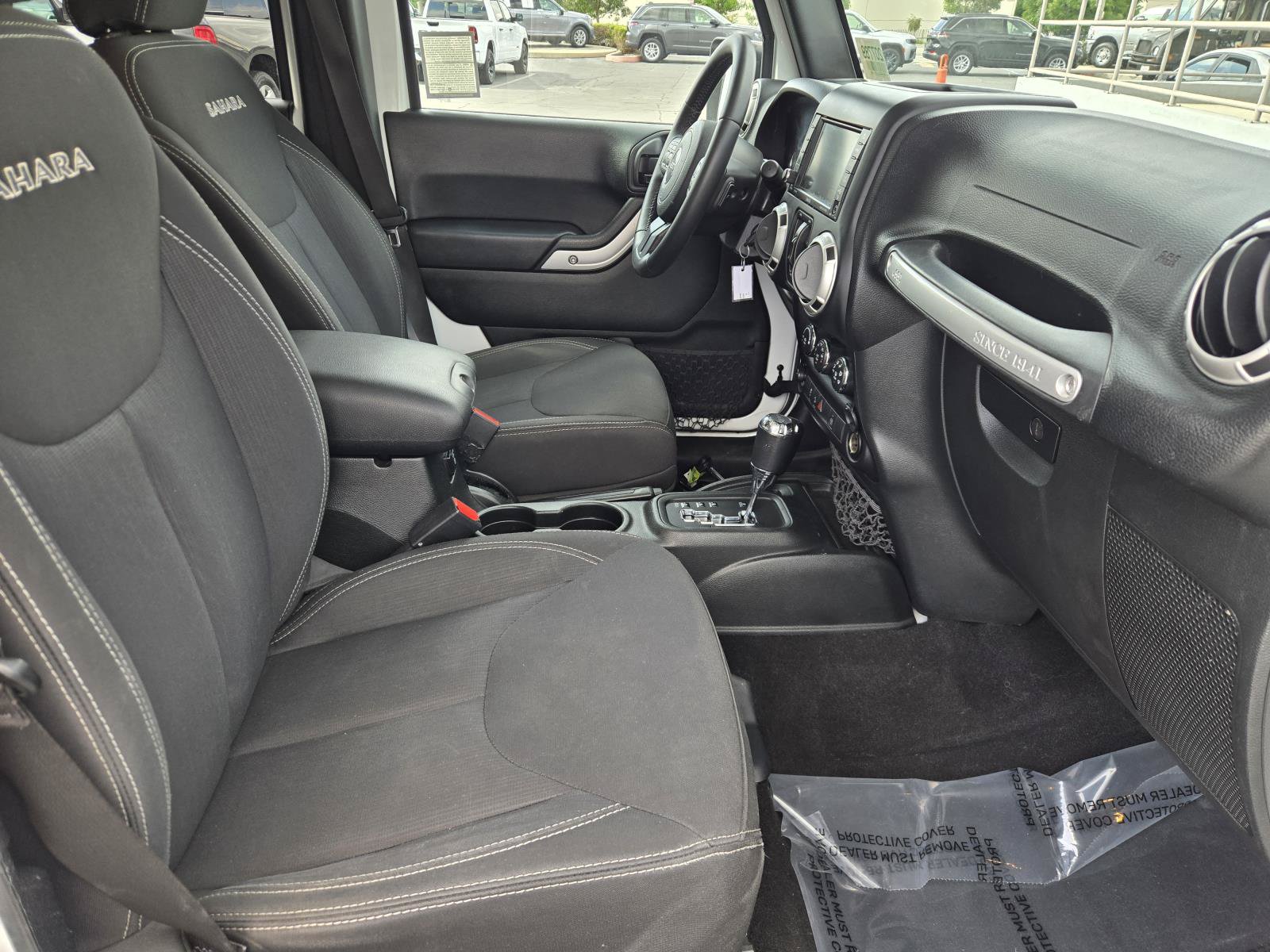 Used 2018 Jeep Wrangler Unlimited Sahara w/ Connectivity Group AWD/4WD image 26