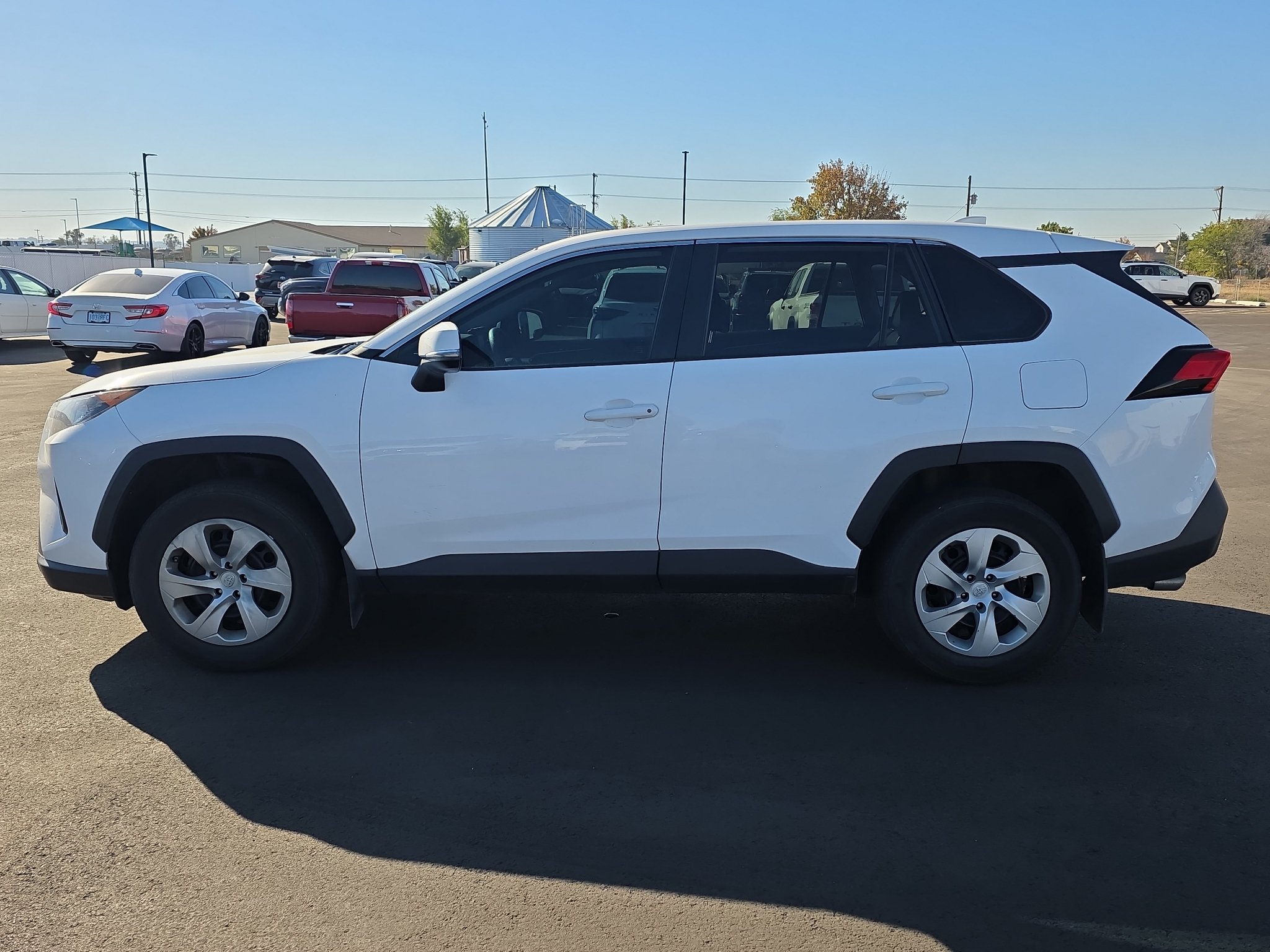 Certified 2022 Toyota RAV4 LE AWD/4WD image 4