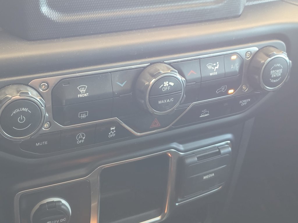Used 2022 Jeep Wrangler Unlimited Sport AWD/4WD image 30