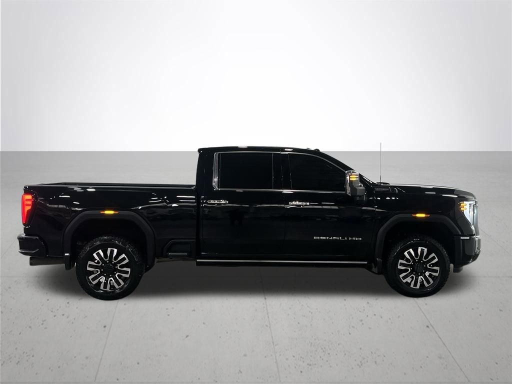 Used 2024 GMC Sierra 2500 Denali Ultimate AWD/4WD image 9