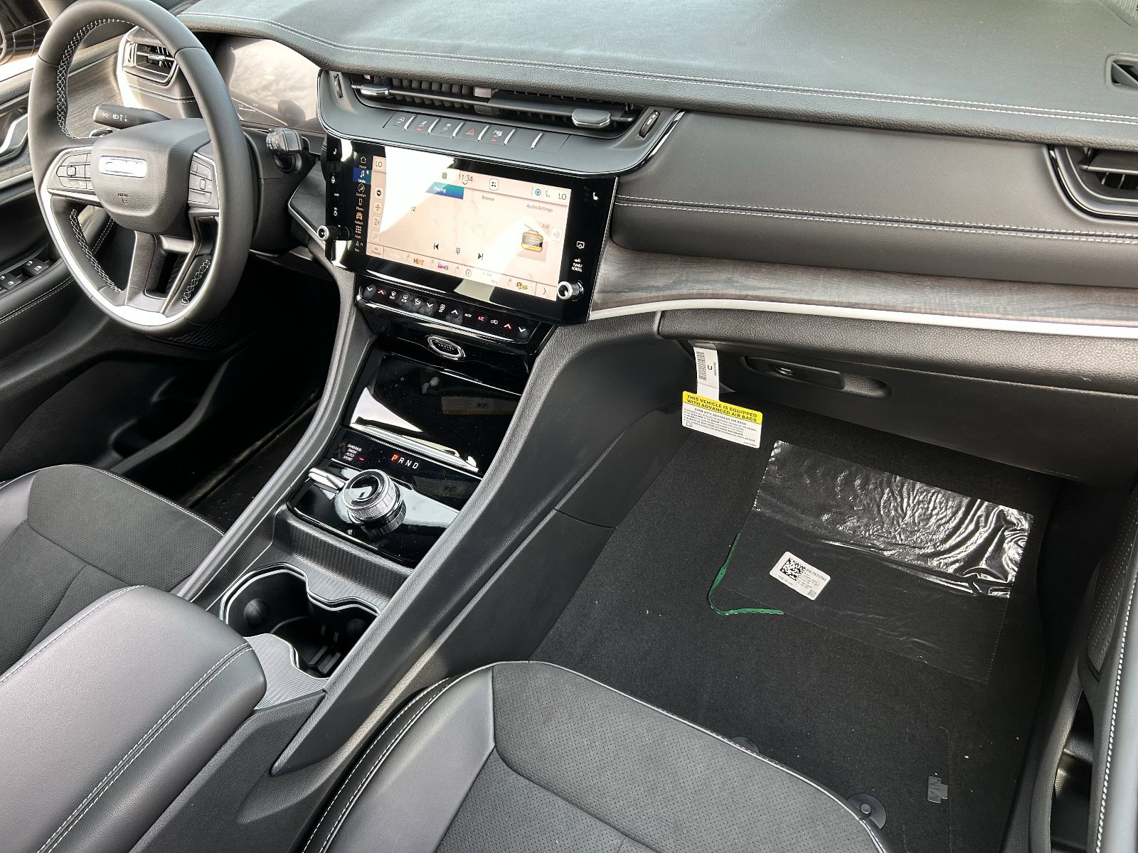 New 2026 Jeep Grand Cherokee Altitude AWD/4WD image 9