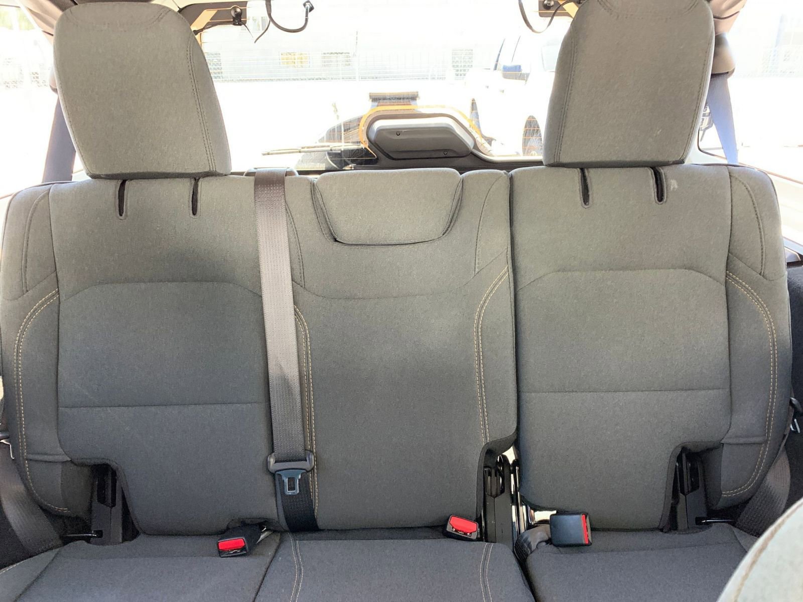 Used 2025 Jeep Wrangler Sahara image 37