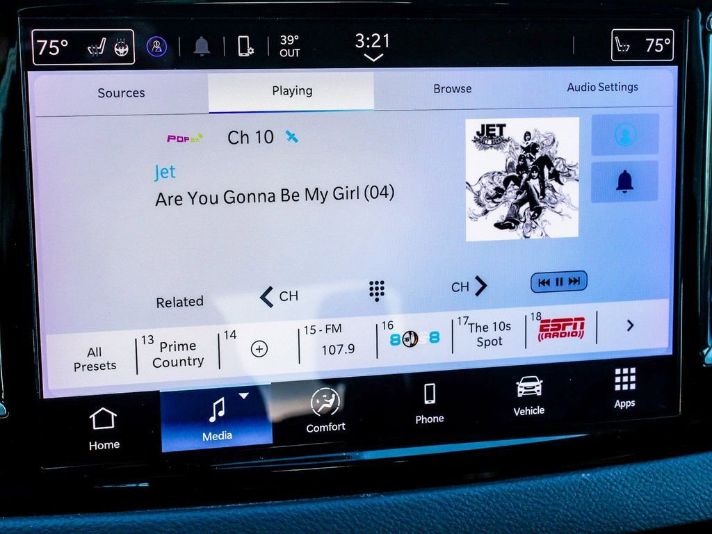 Used 2024 Chrysler Pacifica Touring-L image 19