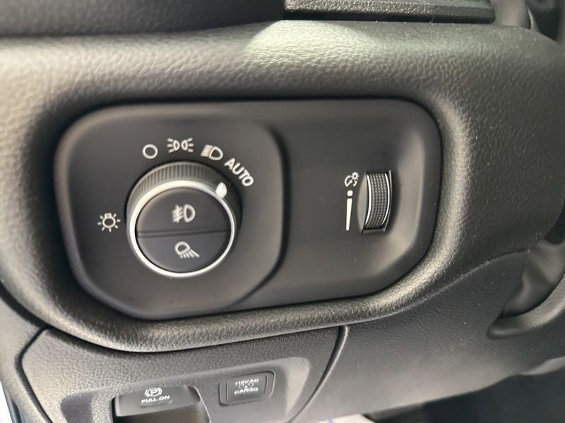 New 2026 RAM 1500 Express AWD/4WD image 16