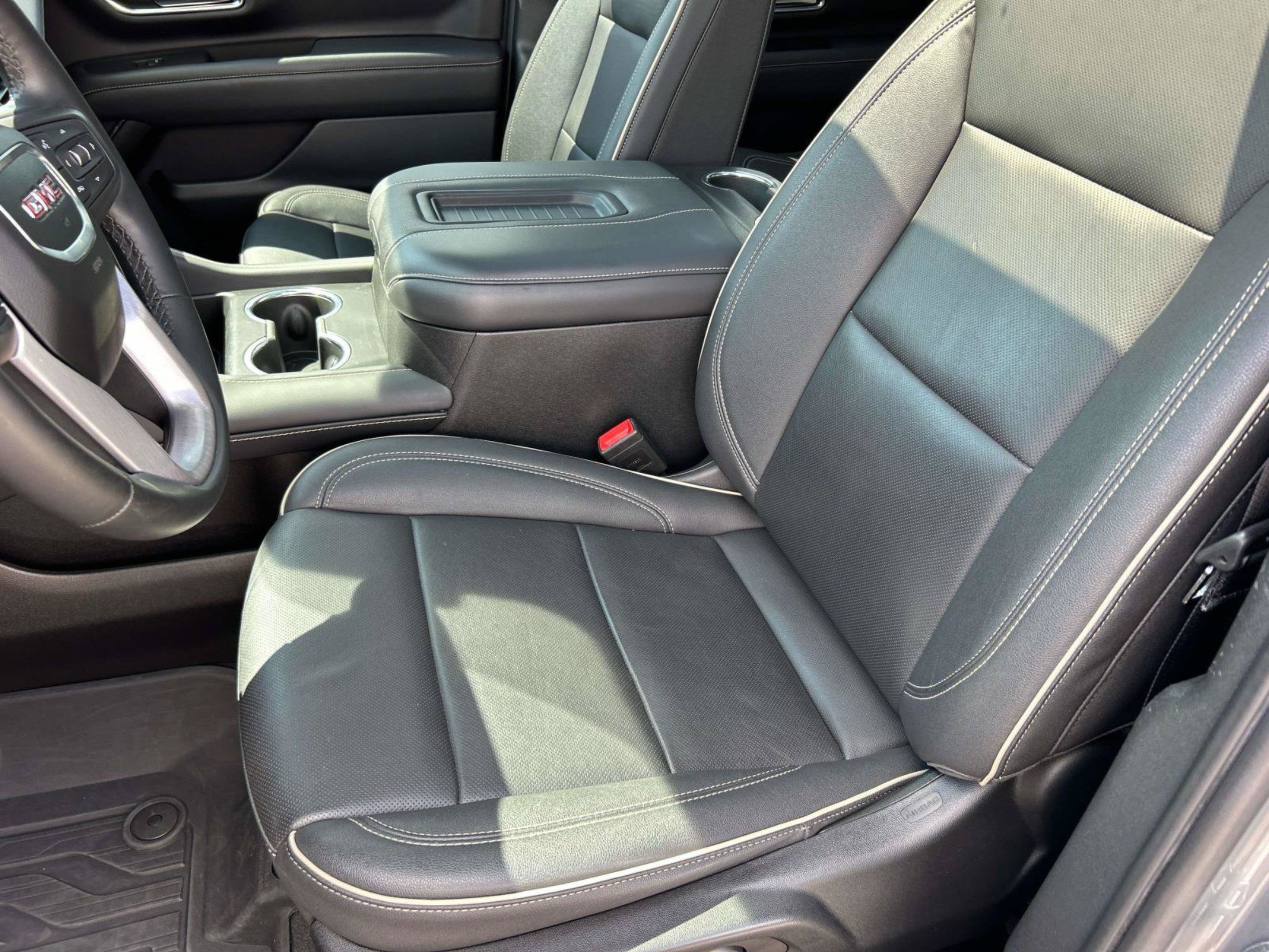Used 2023 GMC Yukon SLT w/ SLT Luxury Package RWD image 24