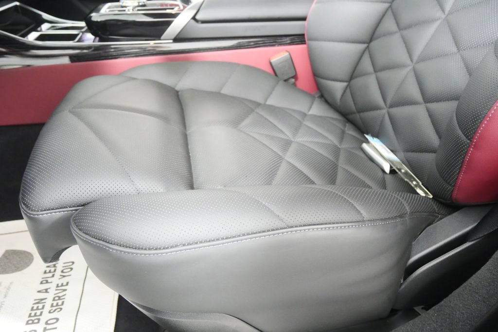 Certified 2026 BMW 740i RWD image 10
