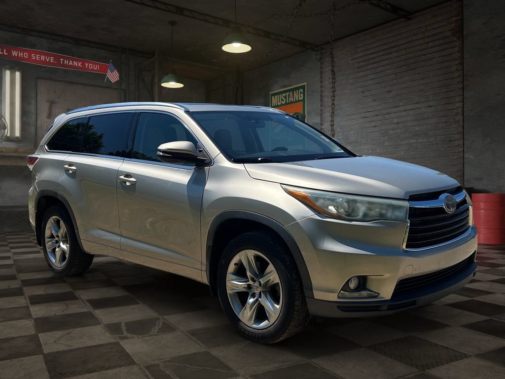 Used 2015 Toyota Highlander Limited Platinum AWD/4WD image 2