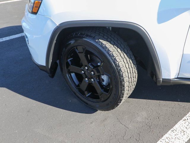 Used 2018 Jeep Grand Cherokee Laredo image 30