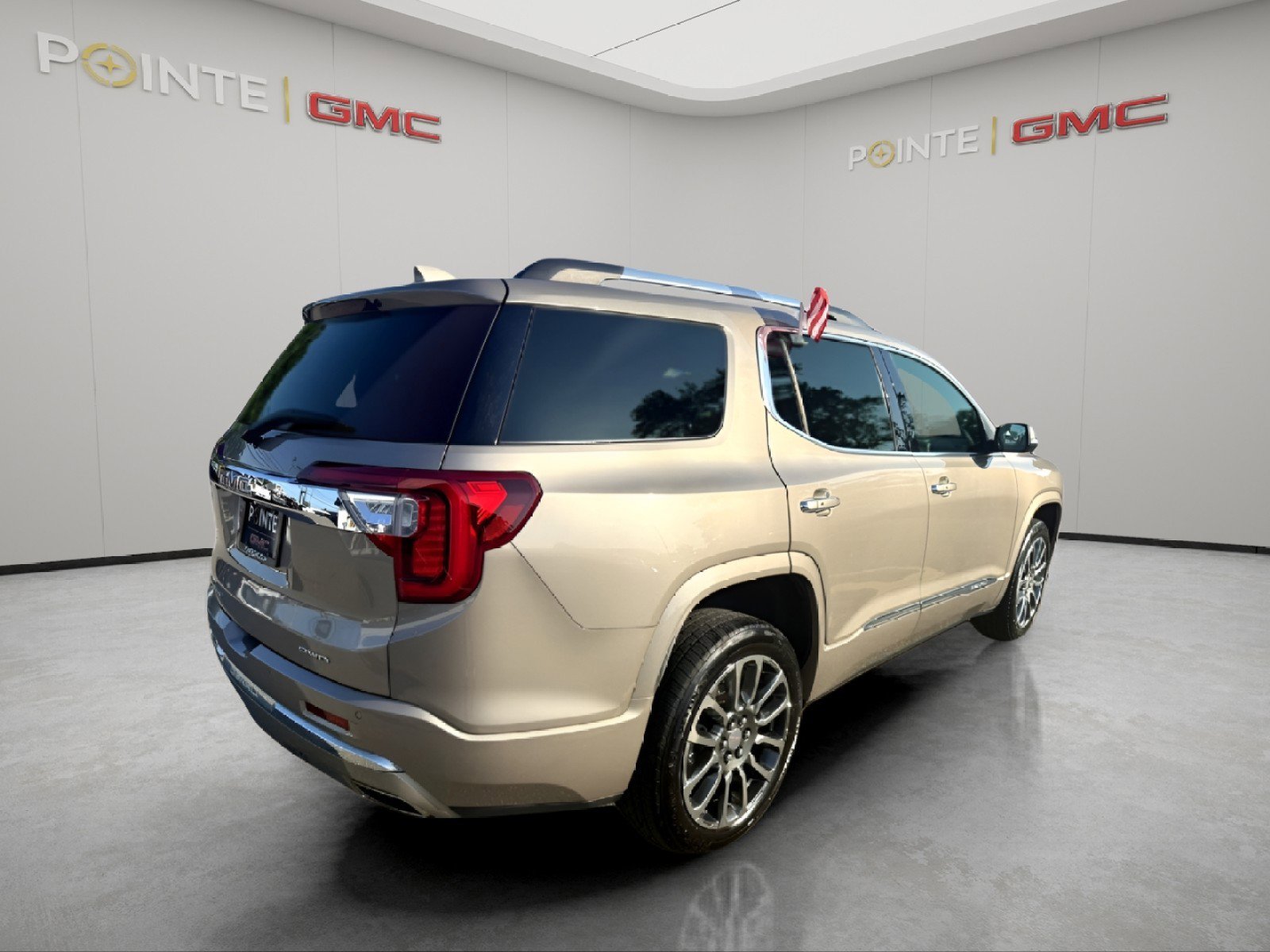 Used 2022 GMC Acadia Denali image 5