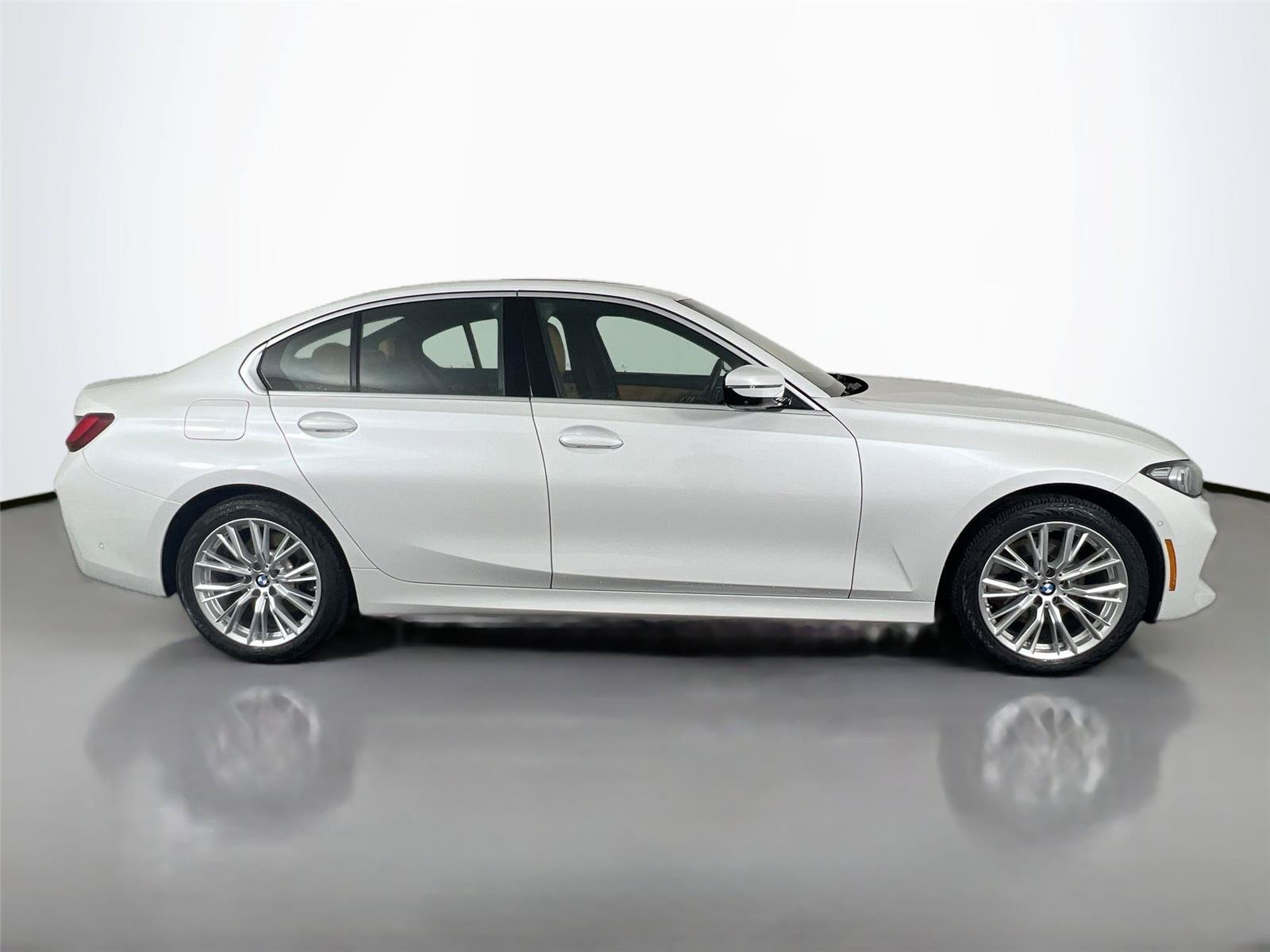 Certified 2023 BMW 330i xDrive Sedan w/ Parking Assistance Package AWD/4WD image 7