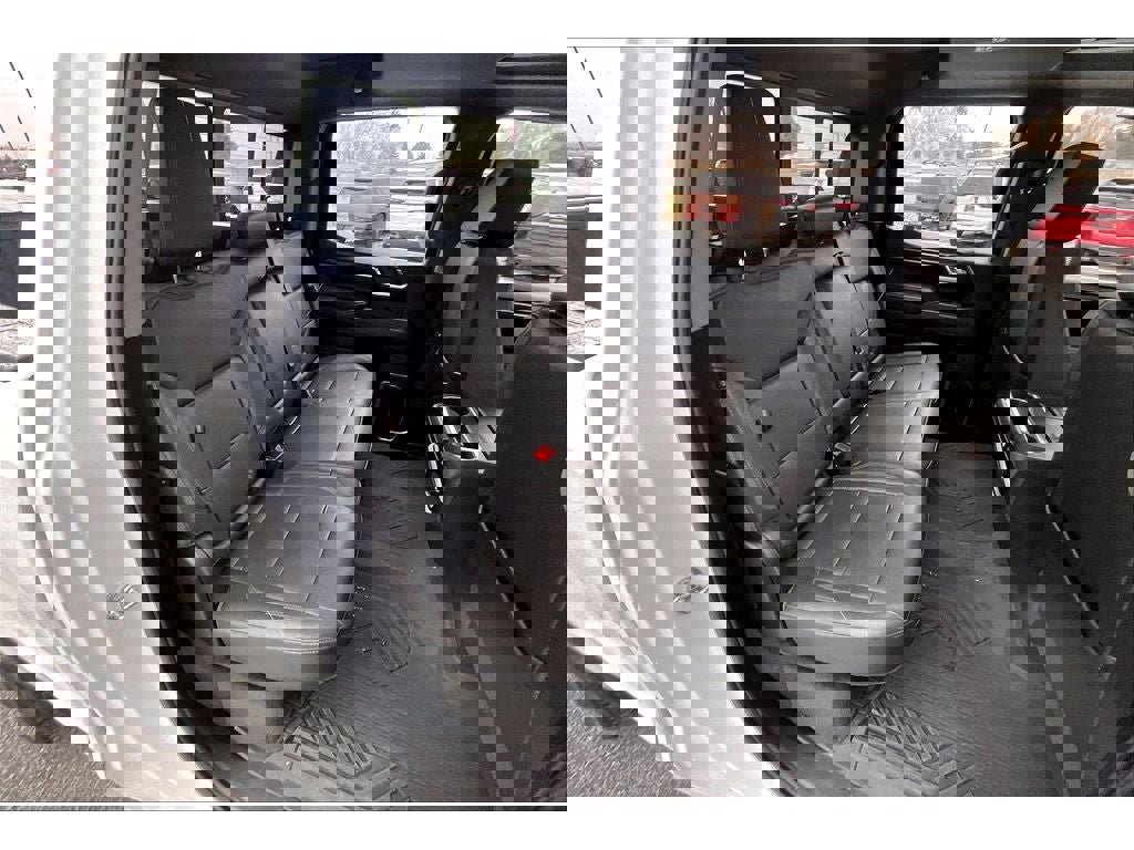 Used 2025 Chevrolet Silverado 1500 LT Trail Boss w/ LT Trail Boss Premium Package image 29