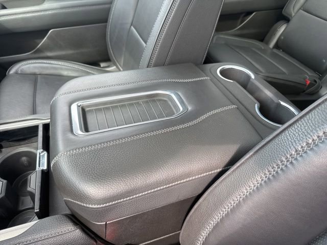 Used 2022 GMC Yukon XL Denali image 29