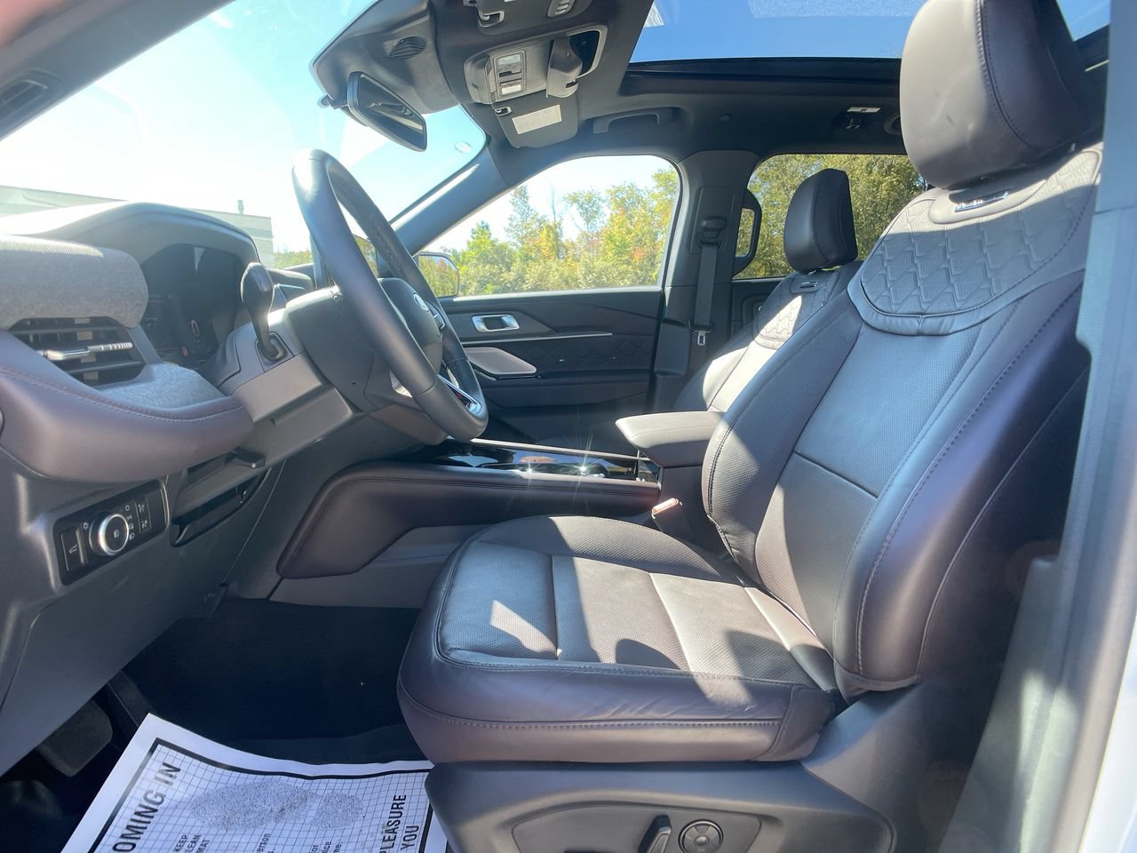 Used 2026 Ford Explorer Platinum w/ LUX Leather Package AWD/4WD image 12