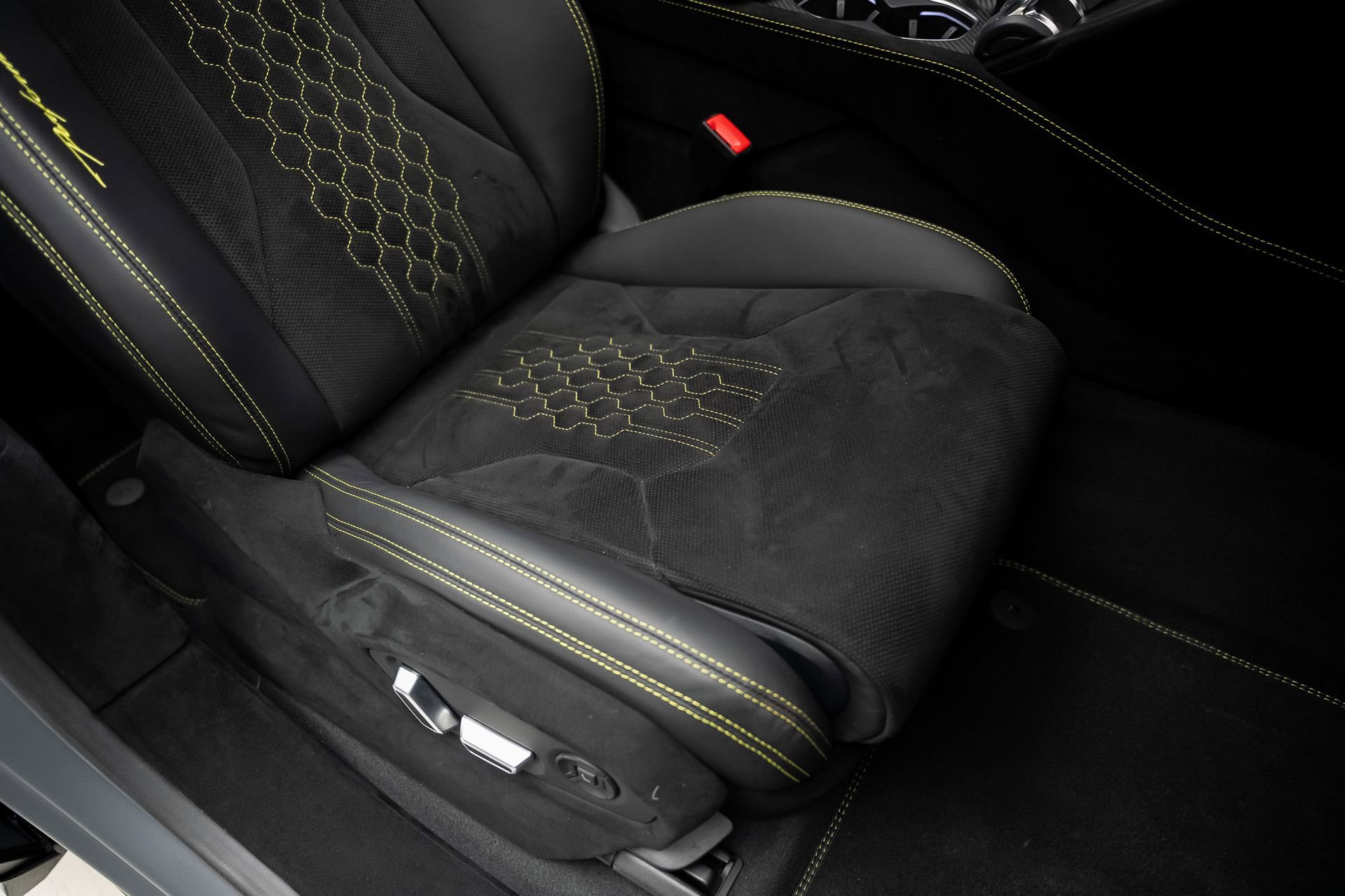 Used 2024 Lamborghini Urus Performante image 73