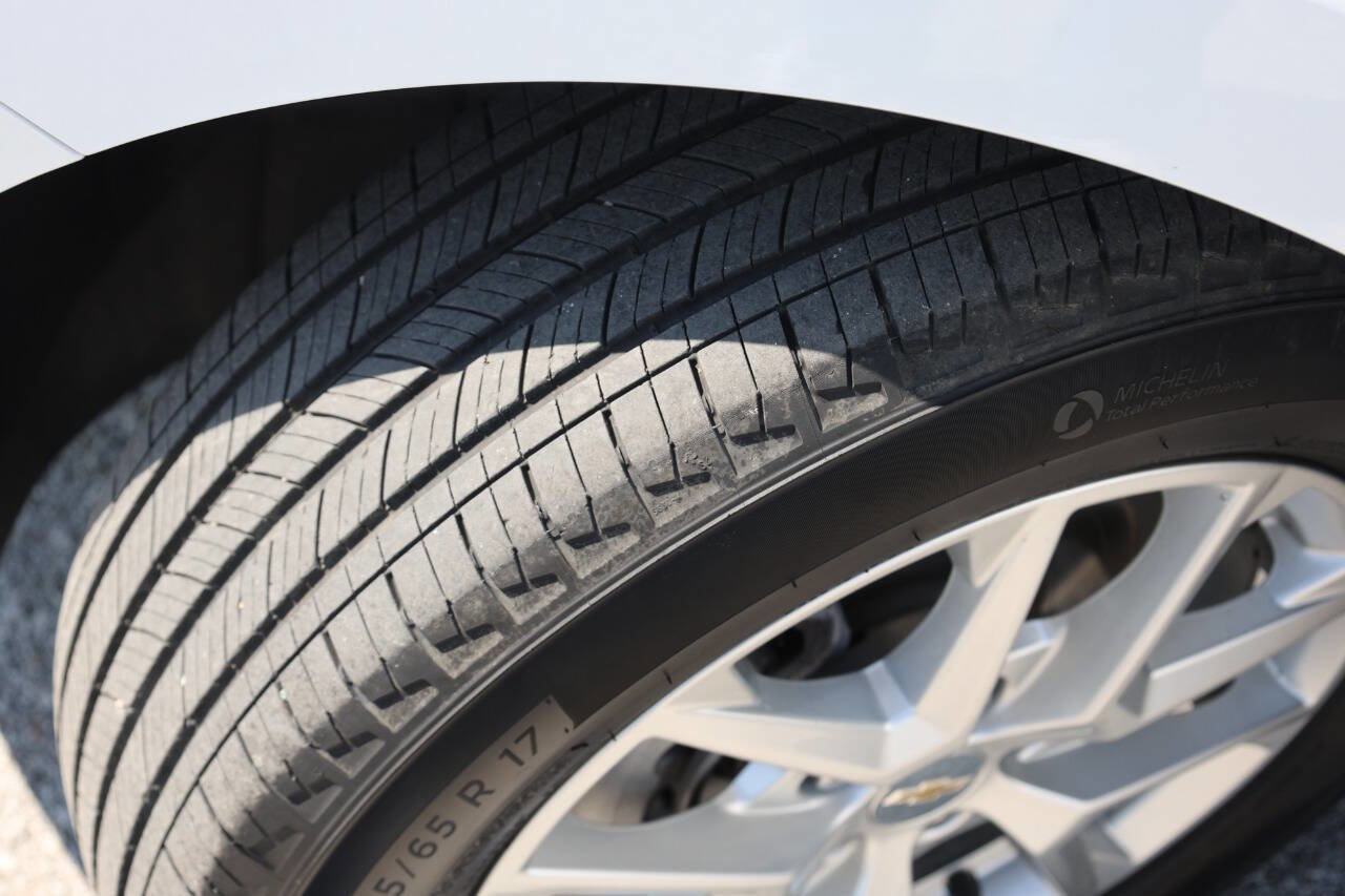 Used 2024 Chevrolet Equinox LS image 24