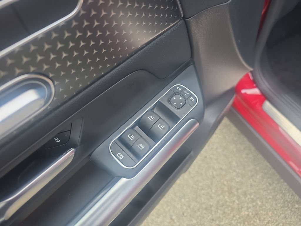 New 2026 Mercedes-Benz GLA 250 4MATIC image 11