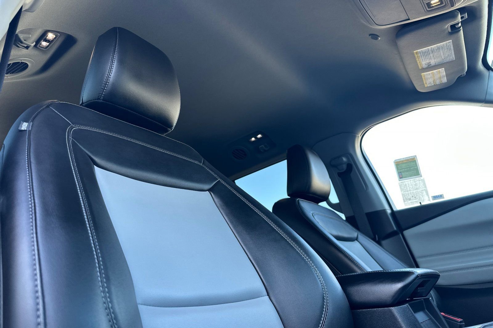 Used 2022 Ford Explorer XLT w/ Equipment Group 202A image 17