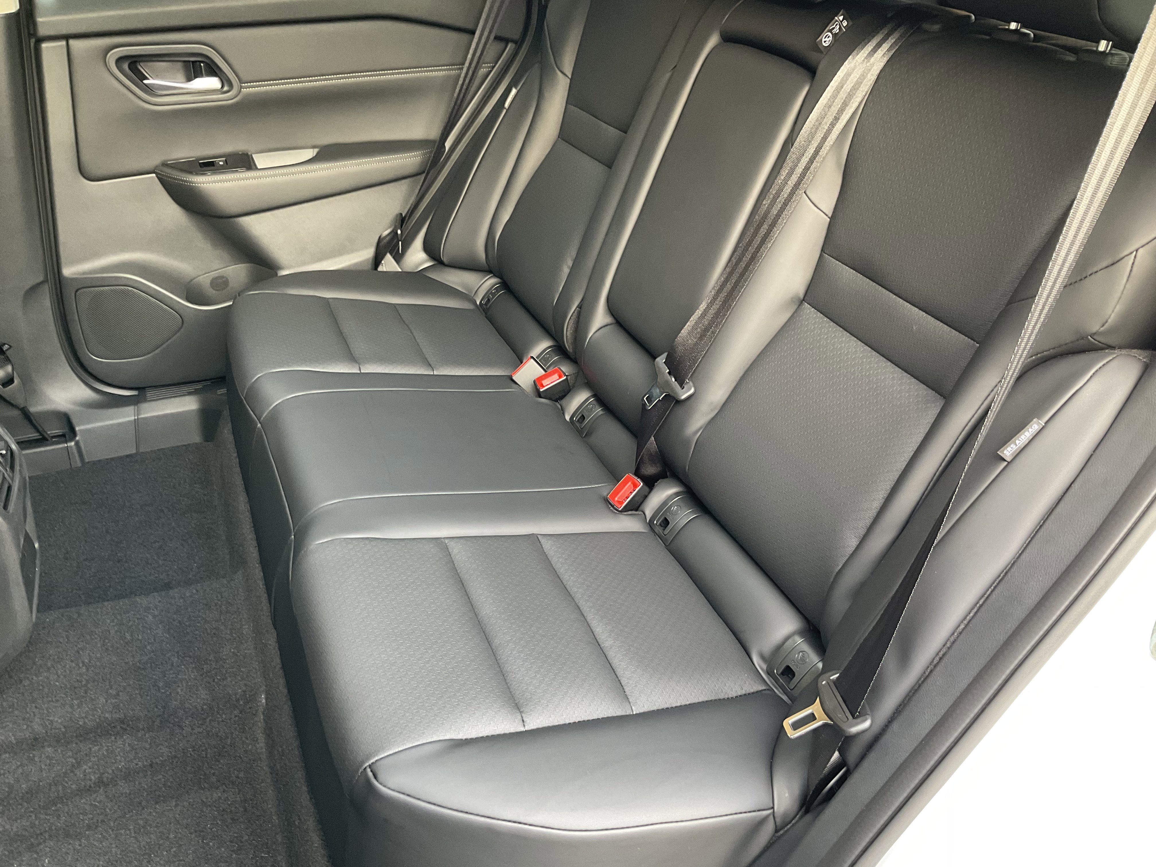 Used 2026 Nissan Rogue SV w/ SV Premium Package image 38