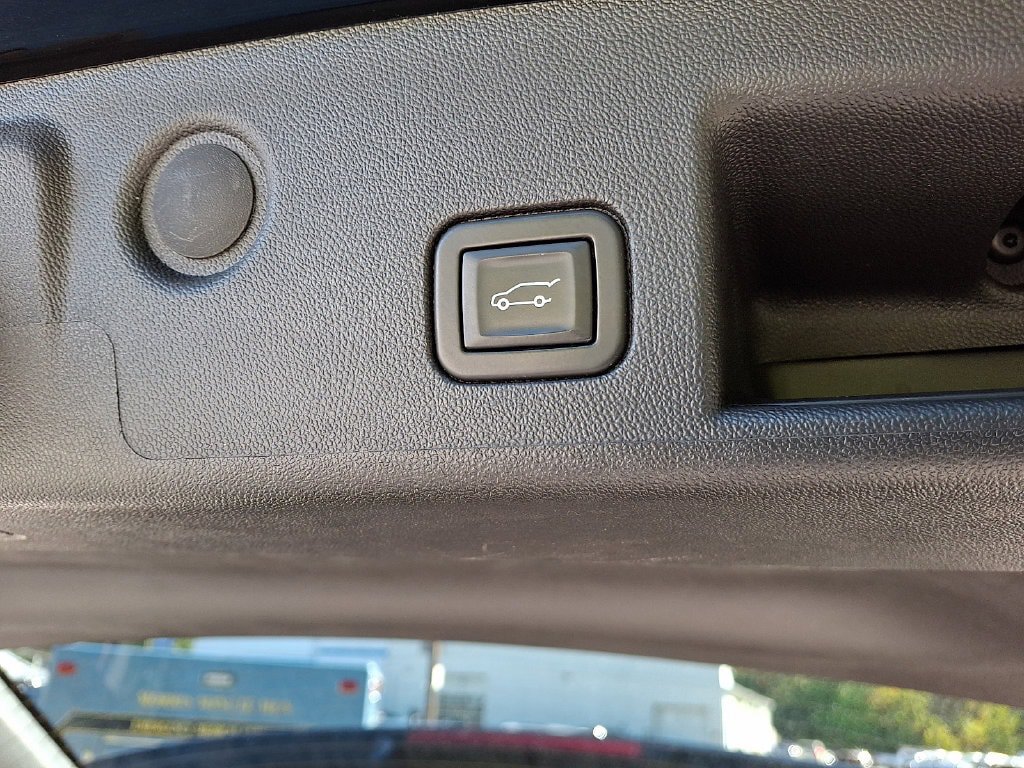 Used 2023 Chevrolet Equinox LT AWD/4WD image 35