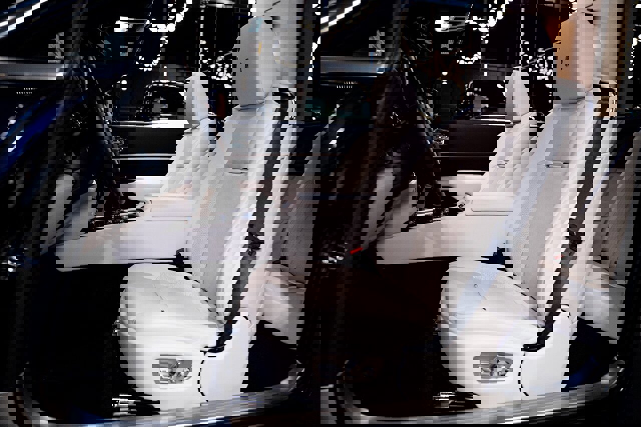 Used 2019 Rolls-Royce Dawn image 13