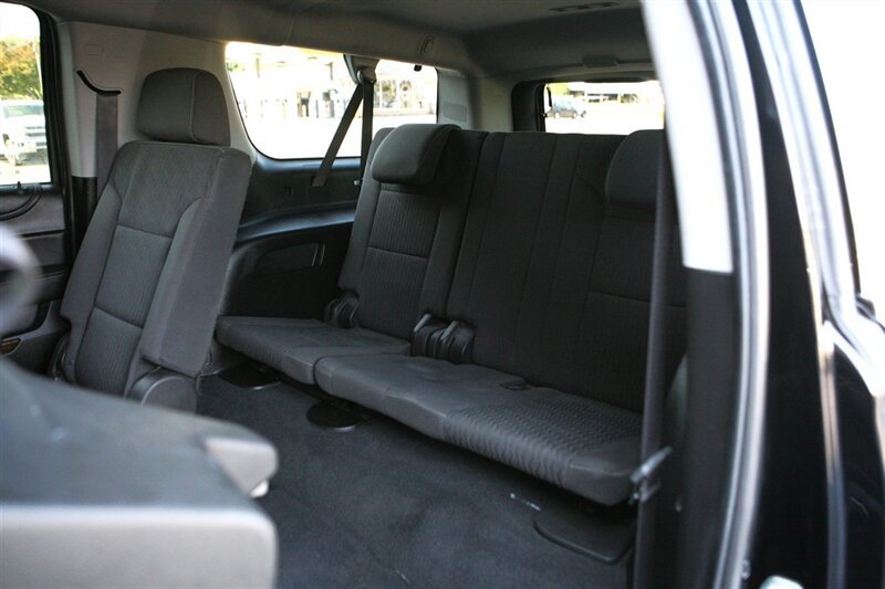 Used 2020 Chevrolet Suburban LS RWD image 14