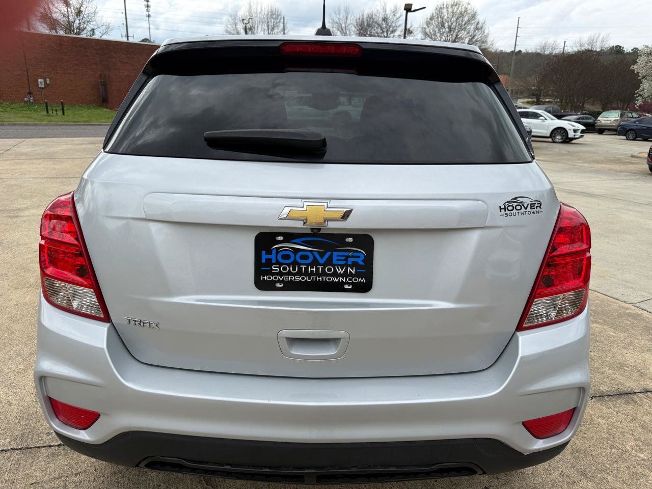 Used 2022 Chevrolet Trax LS w/ Tint and Cruise Package FWD image 5