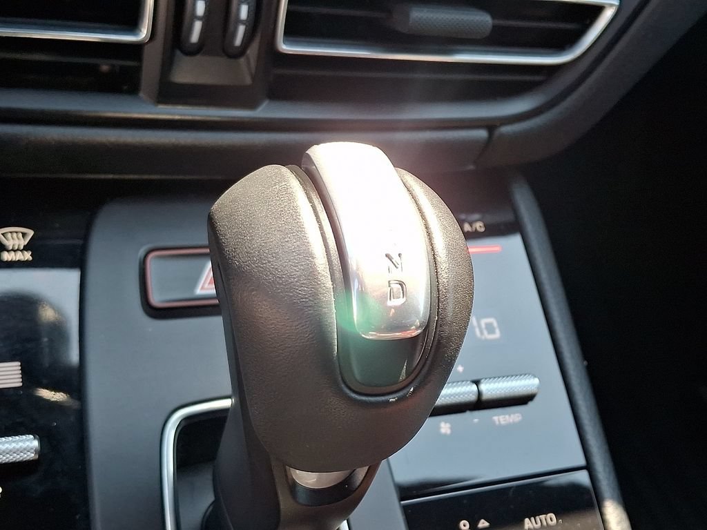 Used 2024 Porsche Macan S AWD/4WD image 16
