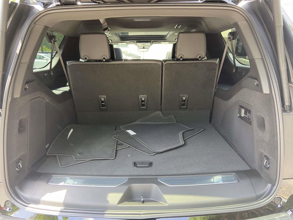 New 2026 Cadillac Escalade ESV Sport w/ Touring Package AWD/4WD image 10