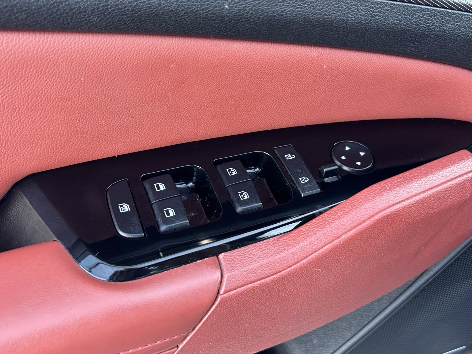 Used 2023 Kia Sportage SX image 10