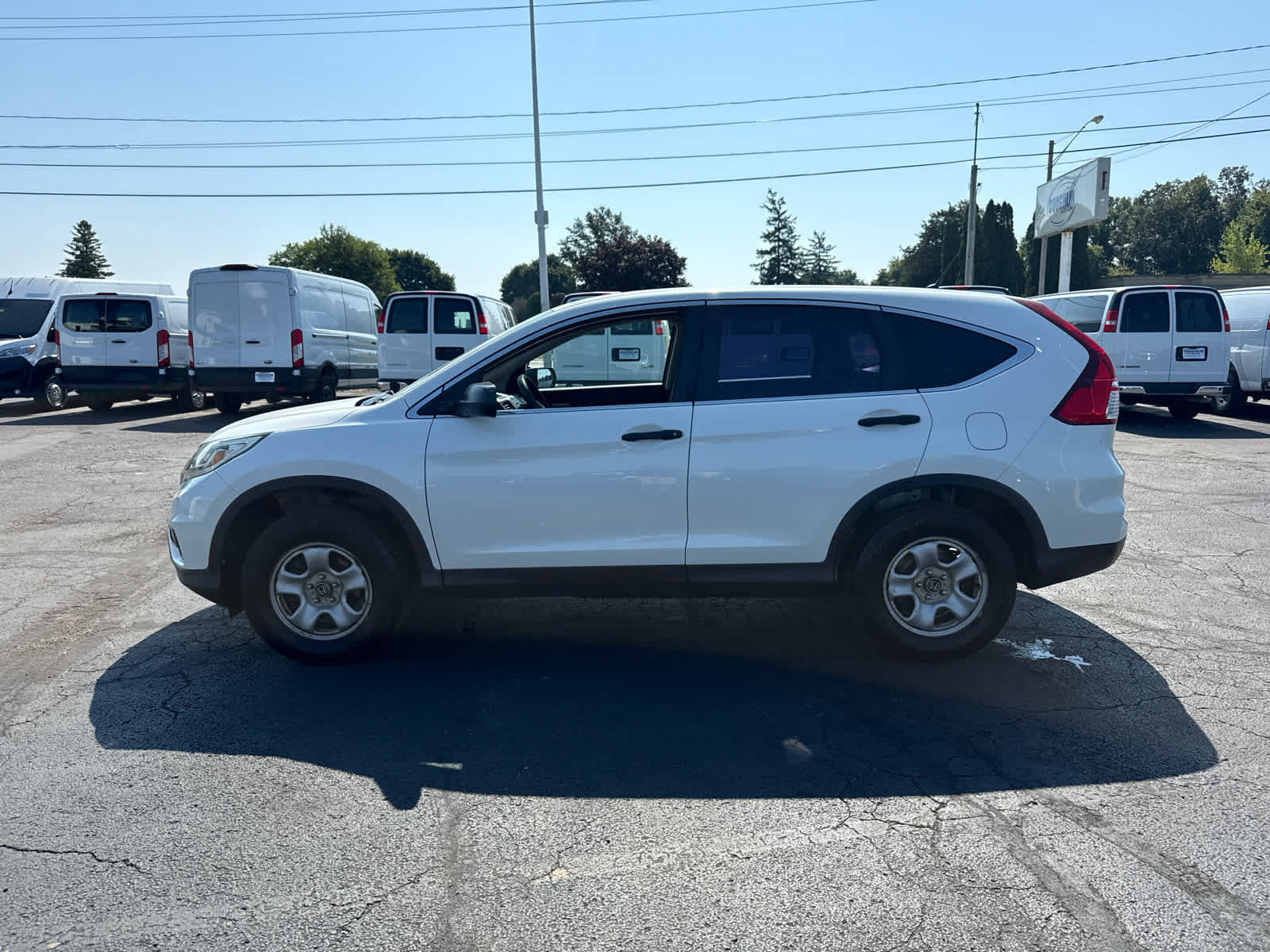 Used 2015 Honda CR-V LX image 2