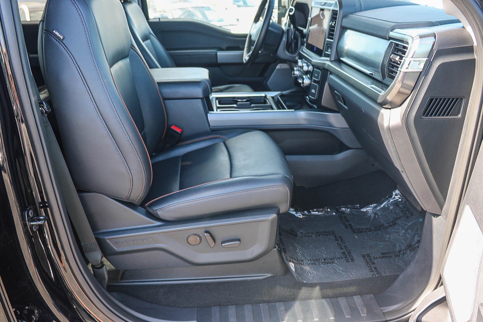 Used 2025 Ford F250 Lariat AWD/4WD image 17
