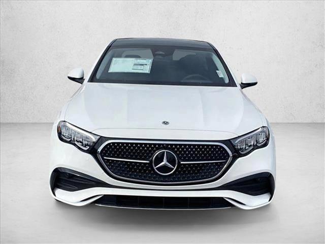Used 2025 Mercedes-Benz E 350 4MATIC Sedan image 5