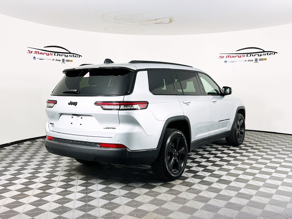 Used 2025 Jeep Grand Cherokee L Limited w/ Black Appearance Package AWD/4WD image 8