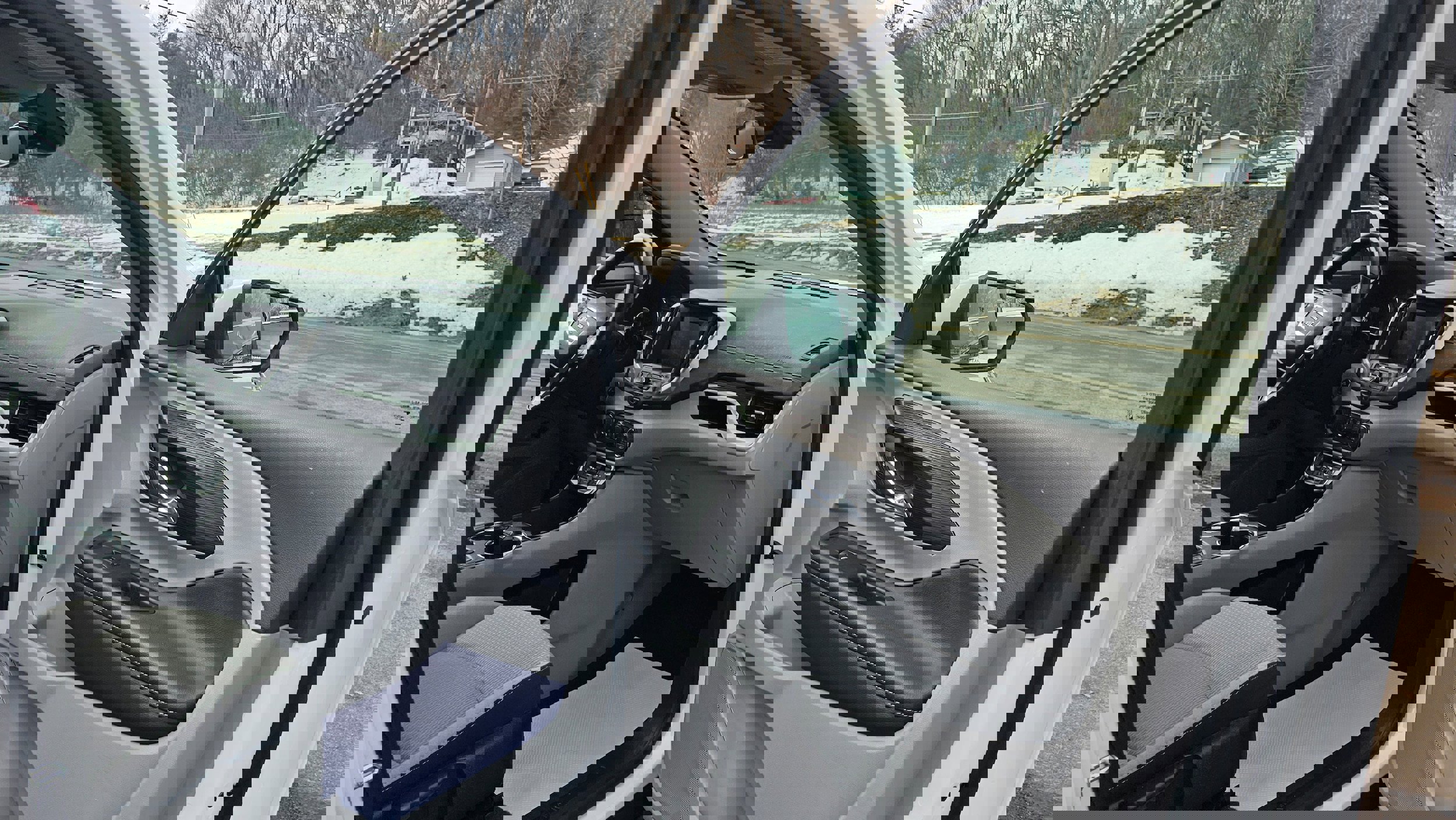 Used 2023 GMC Terrain SLE w/ Driver Convenience Package image 8