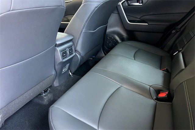 Used 2025 Toyota RAV4 XLE Premium image 10