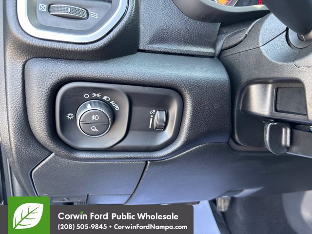 Used 2025 RAM 3500 Big Horn AWD/4WD image 15
