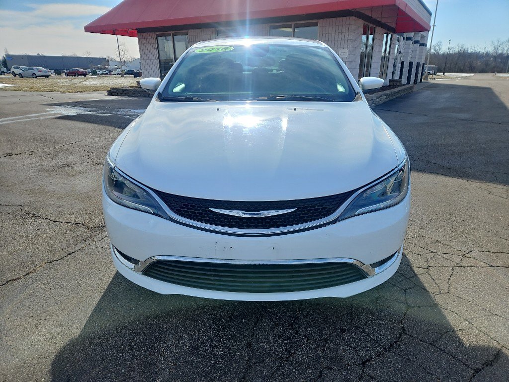Used 2016 Chrysler 200 Limited image 7