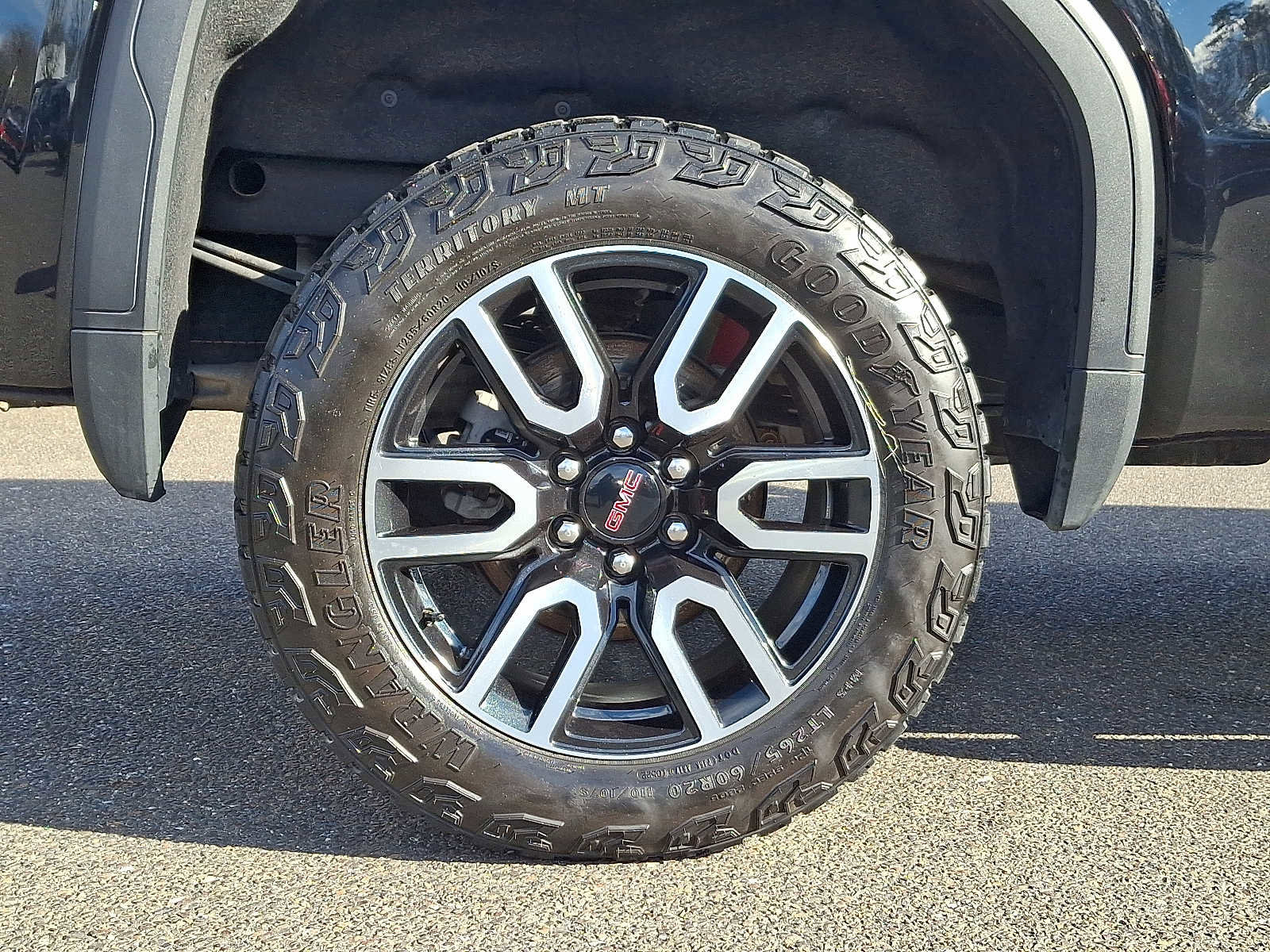 Used 2022 GMC Sierra 1500 AT4 w/ AT4 Premium Package image 8