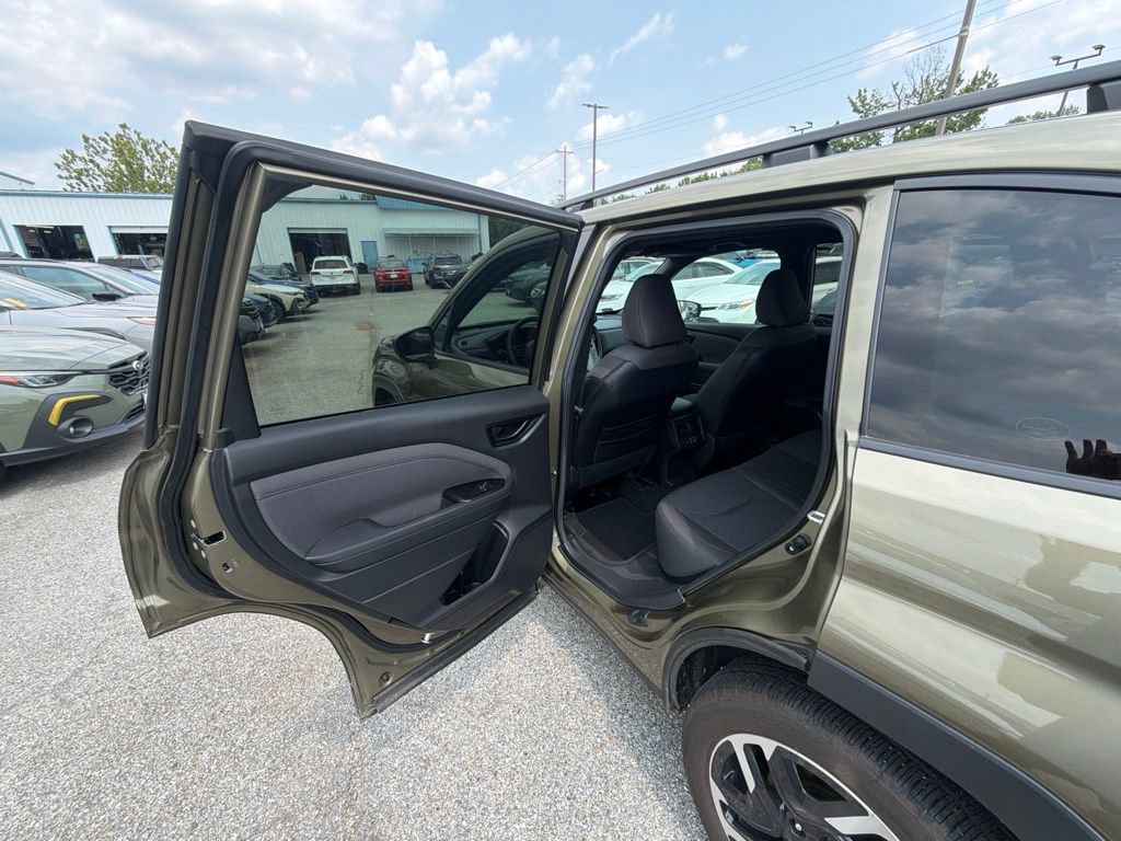Used 2026 Subaru Forester Touring AWD/4WD image 17