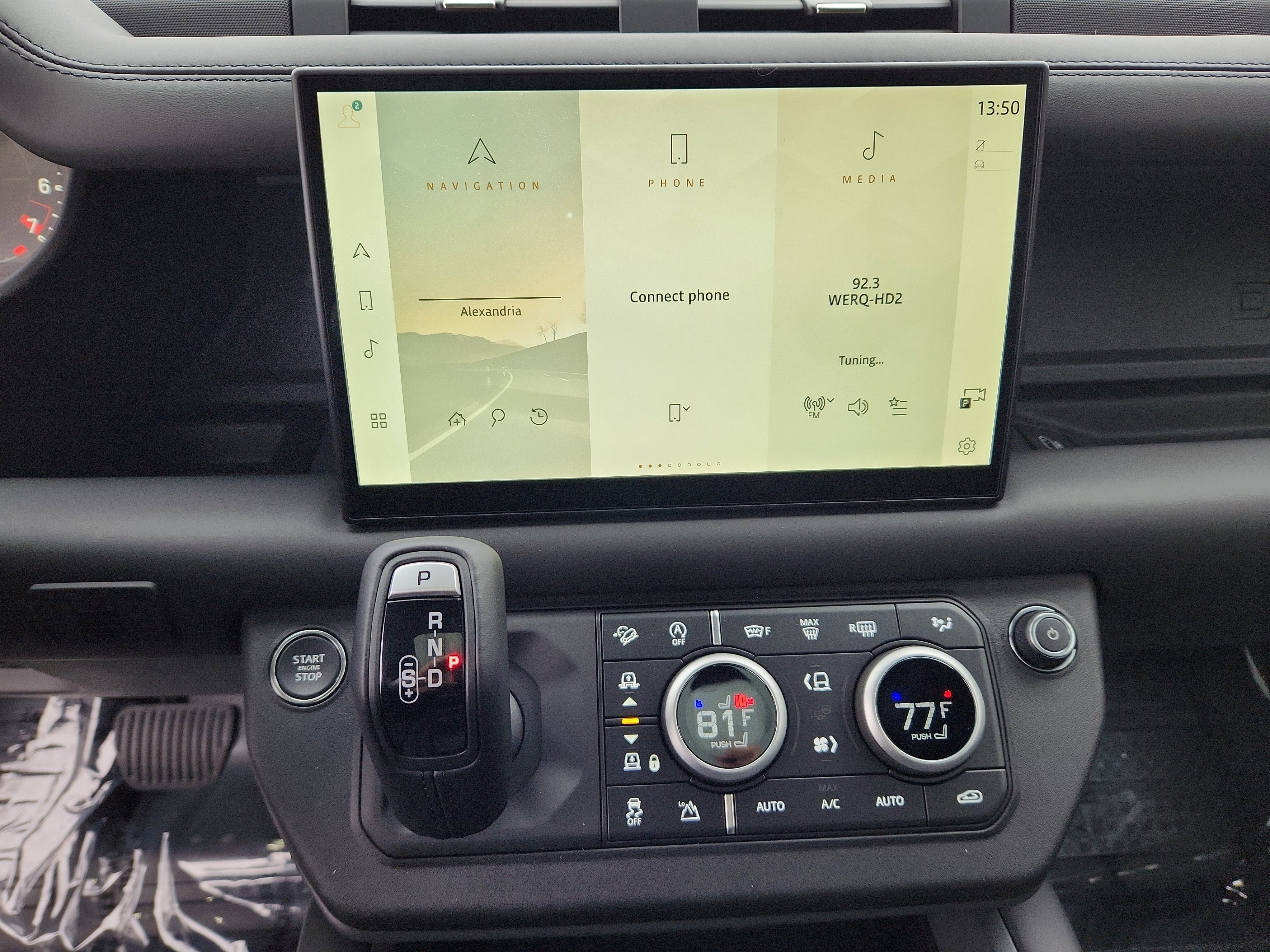 Used 2025 Land Rover Defender 130 S image 15