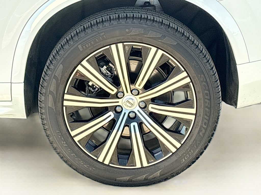 Used 2023 Volvo XC90 B6 Core w/ Protection Package Premier AWD/4WD image 32